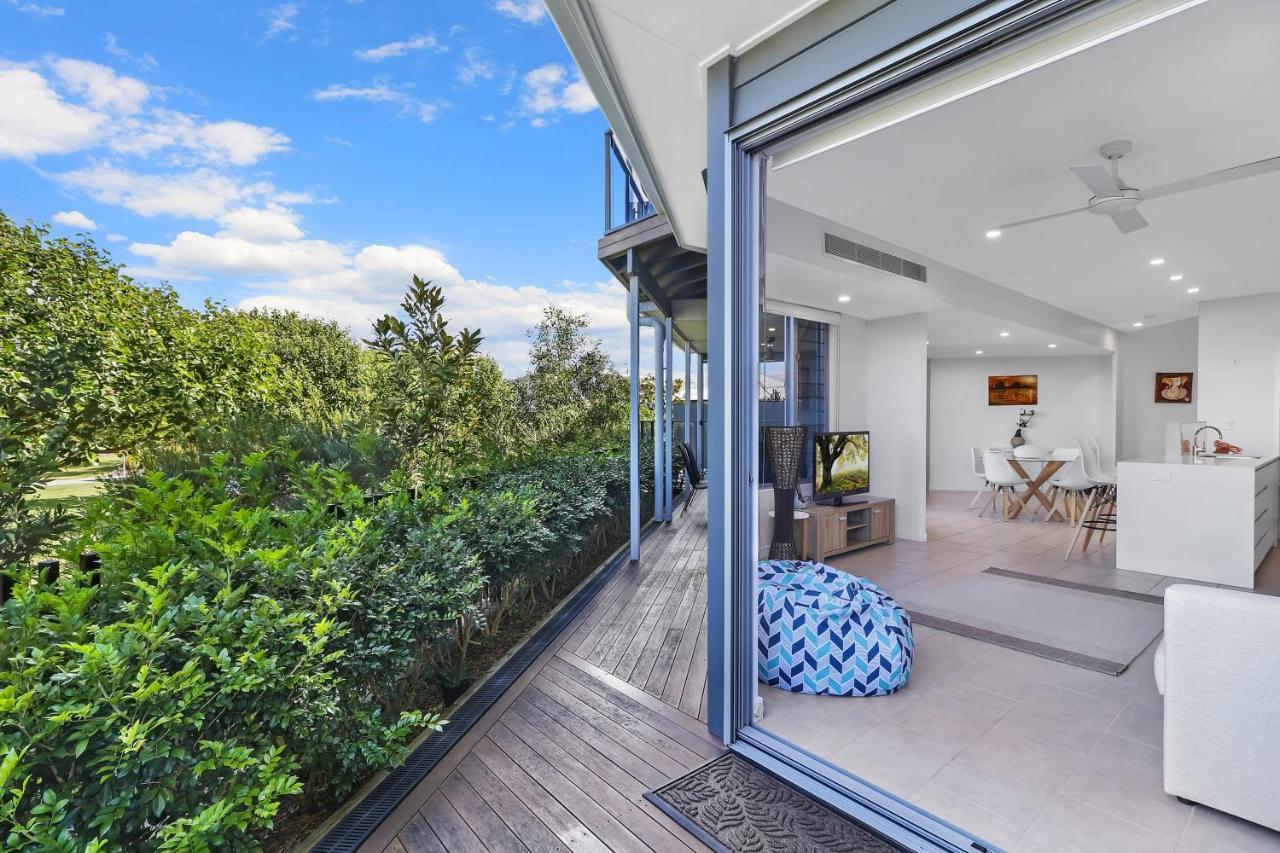 Welcoming Lakeside Getaway With Waterviews, Wifi, Pool & Park Mooloolaba Buitenkant foto