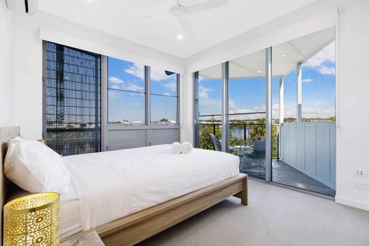 Welcoming Lakeside Getaway With Waterviews, Wifi, Pool & Park Mooloolaba Buitenkant foto