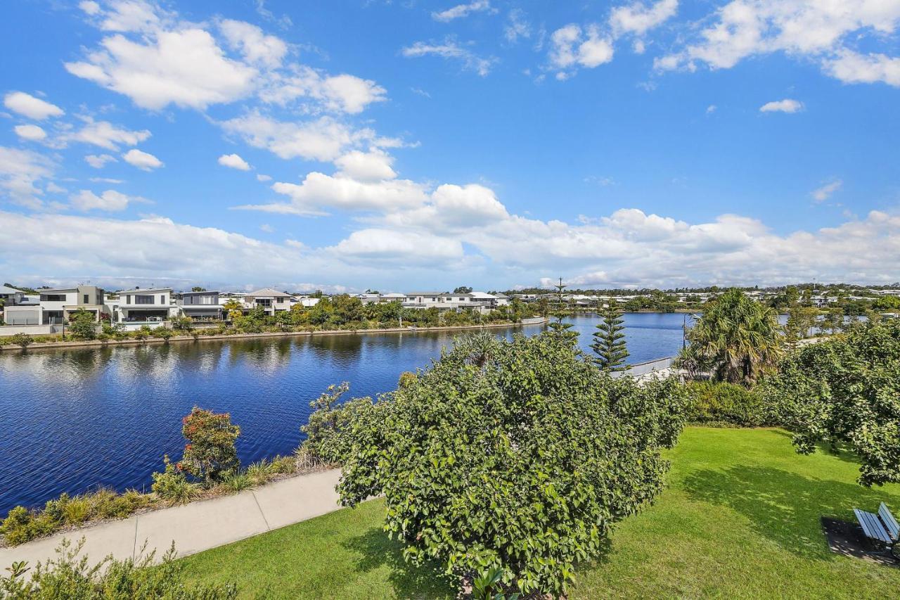 Welcoming Lakeside Getaway With Waterviews, Wifi, Pool & Park Mooloolaba Buitenkant foto