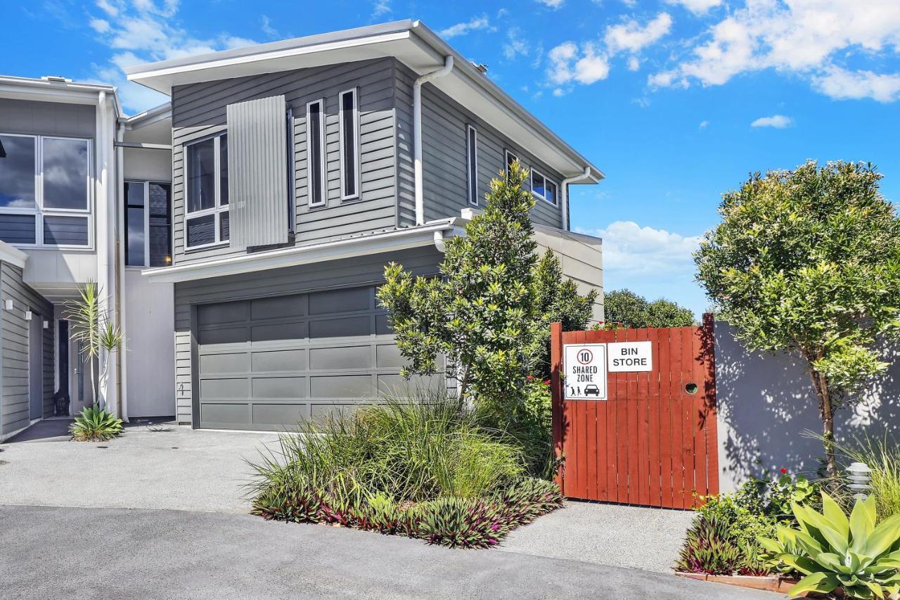 Welcoming Lakeside Getaway With Waterviews, Wifi, Pool & Park Mooloolaba Buitenkant foto
