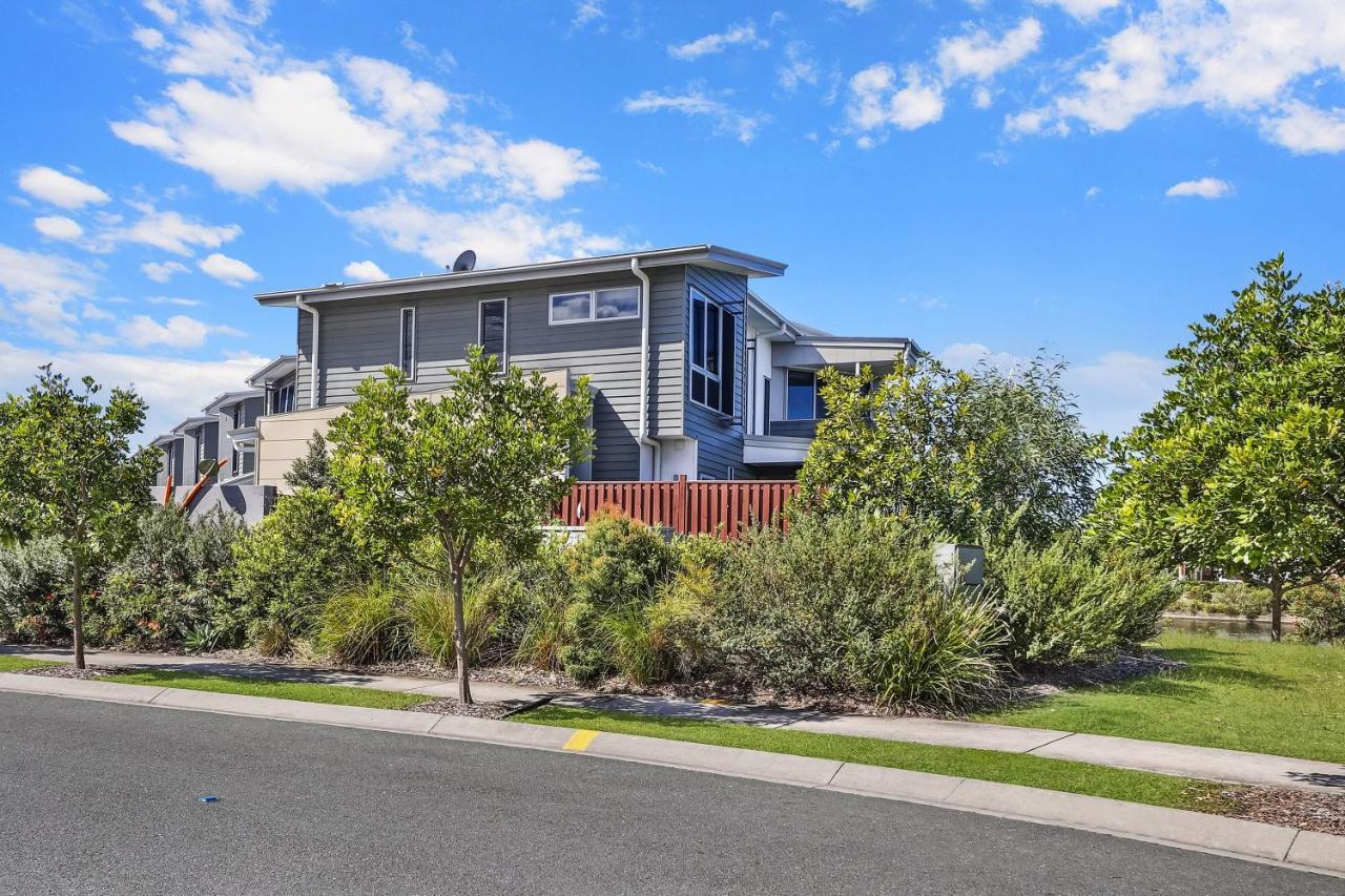 Welcoming Lakeside Getaway With Waterviews, Wifi, Pool & Park Mooloolaba Buitenkant foto